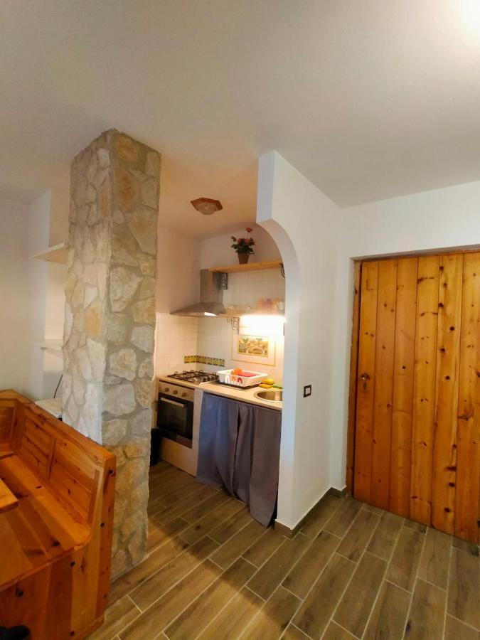 La Pigna Sbarazzina Apartamento Rocca di Cambio Exterior foto