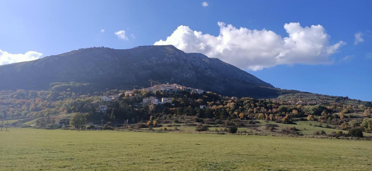 La Pigna Sbarazzina Apartamento Rocca di Cambio Exterior foto